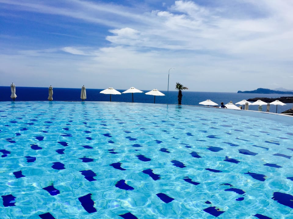 oberer Pool  Hotel Kalithea Horizon Royal