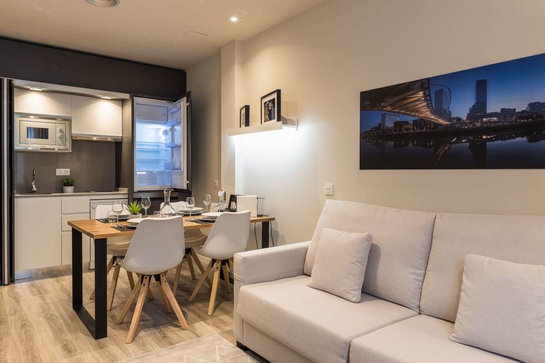 Zimmer Bilbao City Center by abba Suites