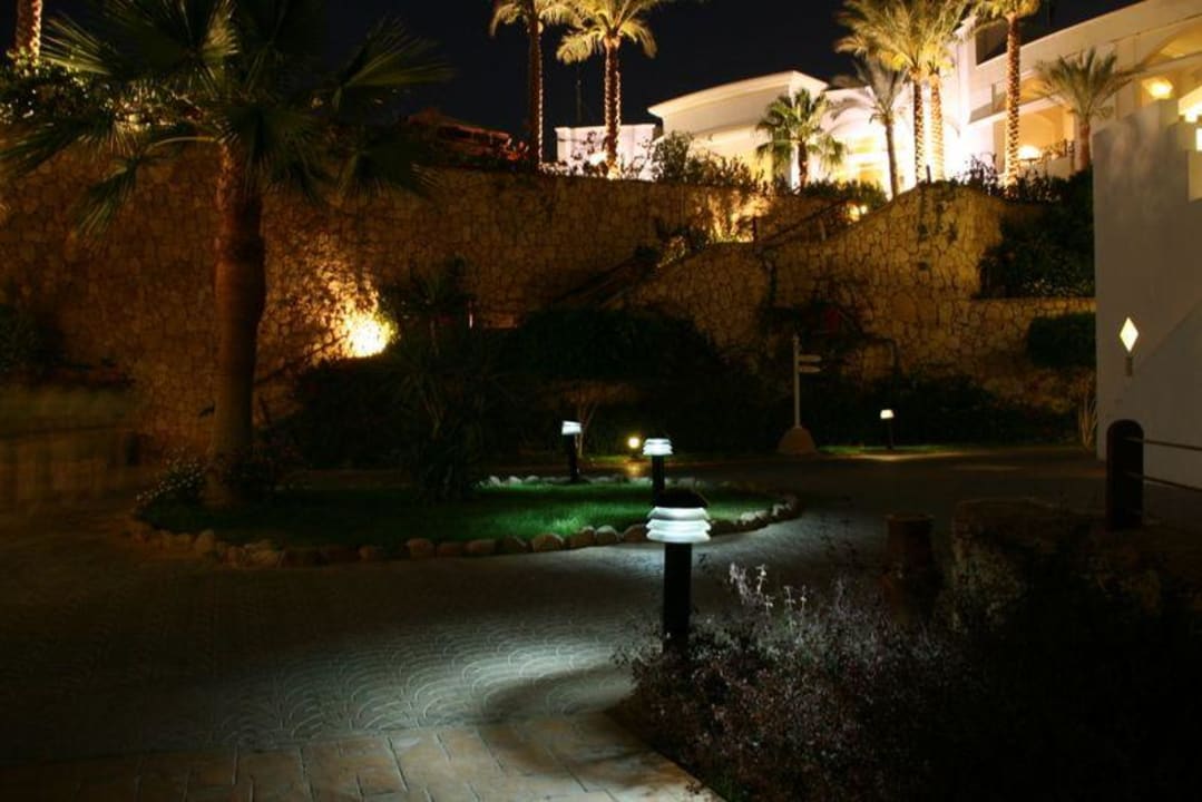 Weg zum Haupthaus Renaissance Sharm El Sheikh Golden View Beach Resort