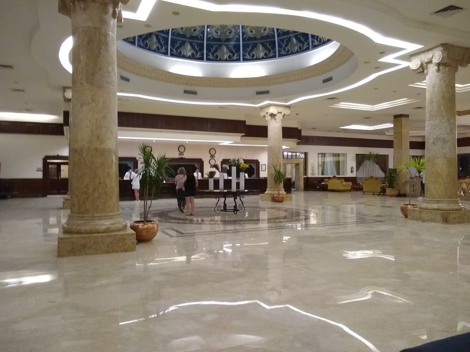 Lobby Titanic Beach Spa & Aqua Park