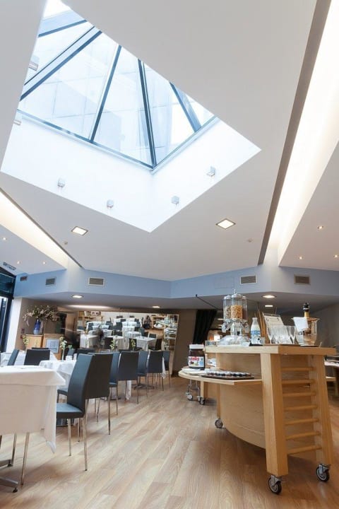 Sala colazioni Pyramid Best Western Plus Executive Hotel & Suites