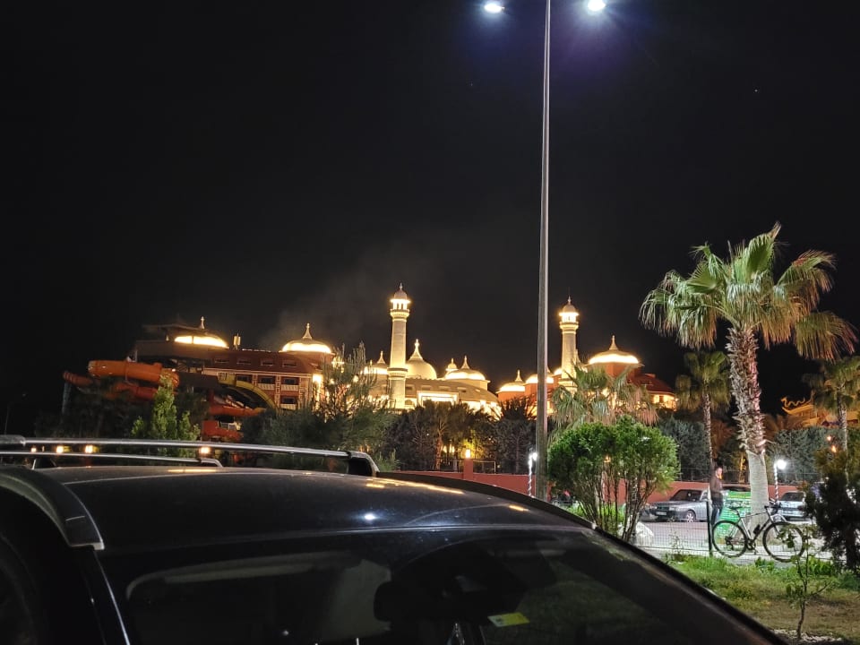 Außenansicht Royal Taj Mahal Hotel