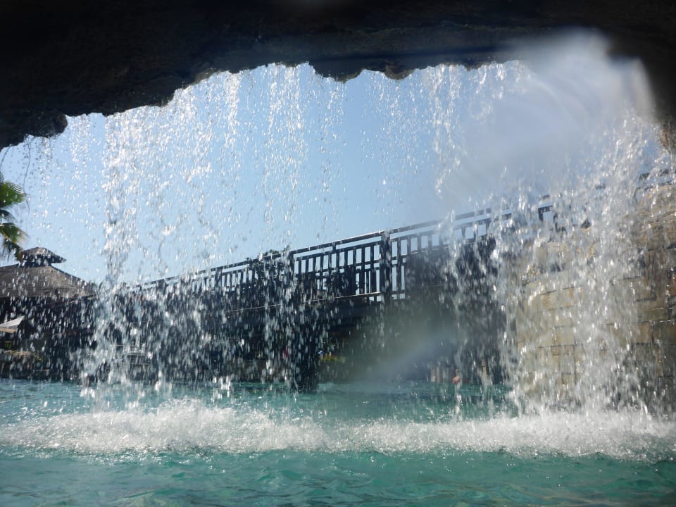Wasserfall im Lazy River Club Grand Side