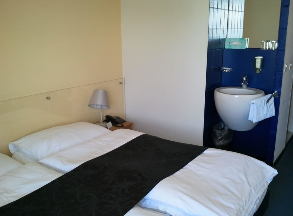 Waschbecken im Zimmer See- und Seminarhotel FloraAlpina