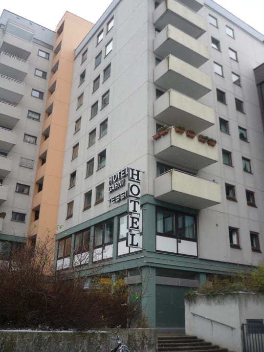 Von der Kreuzung aus Hotel Tessin