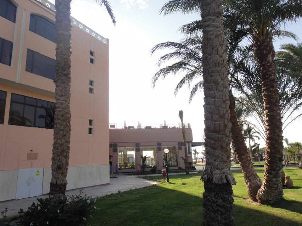 Außenansicht des neuen Eingangsbereiches Beach Albatros Resort