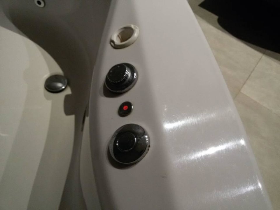 Badewanne The Ixian Grand & All Suites