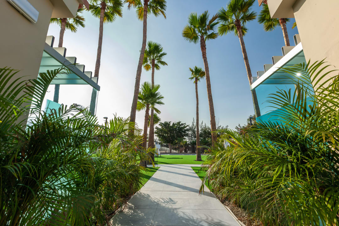 Gartenanlage Kumara Serenoa by Lopesan Hotels