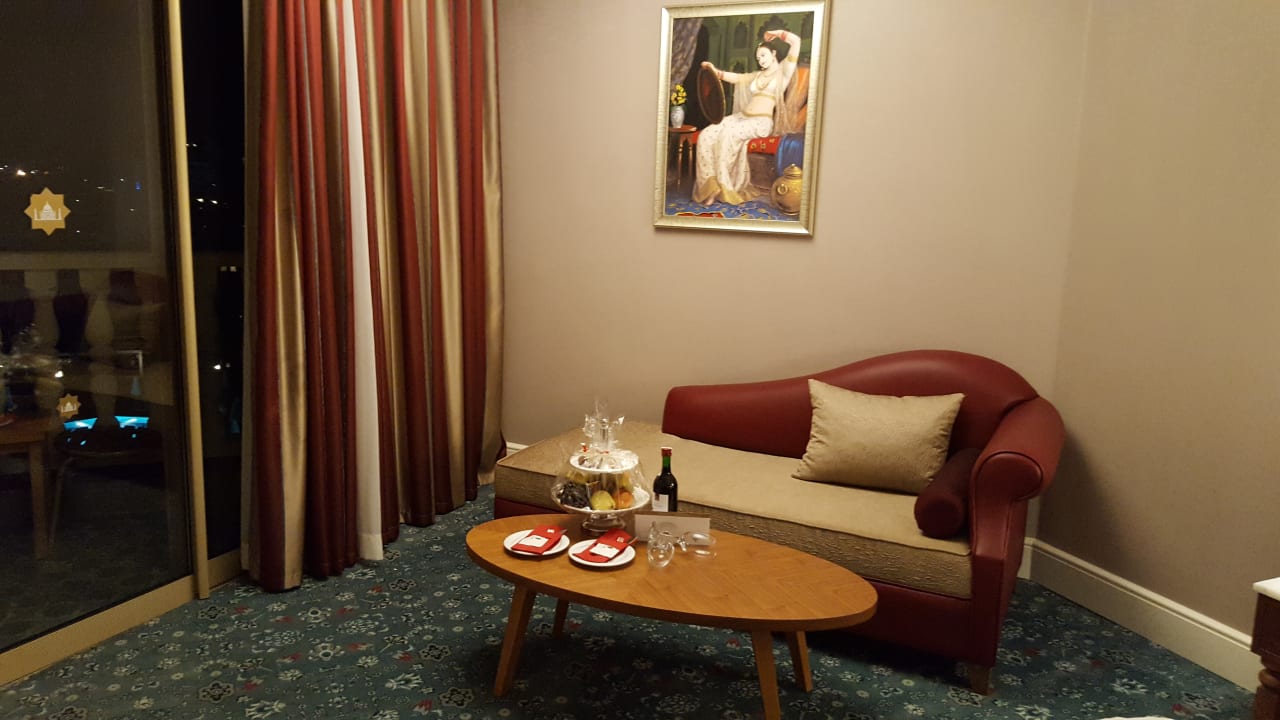 Zimmer Royal Taj Mahal Hotel