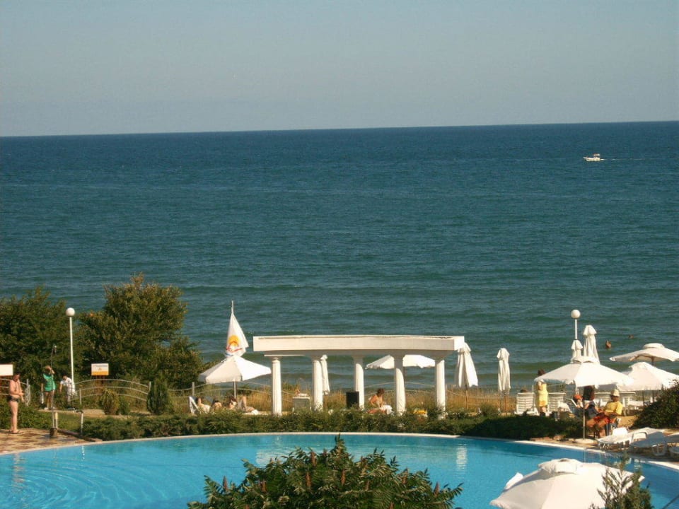 Poolsicht vom Zimmer Hotel Sineva Beach