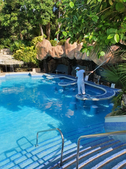 Pool Iberostar Waves Quetzal