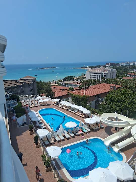 Pool Laguna Beach Alya Resort & Spa Hotel