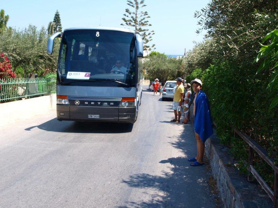 Droga na plażę z hotelu Creta Maris Resort