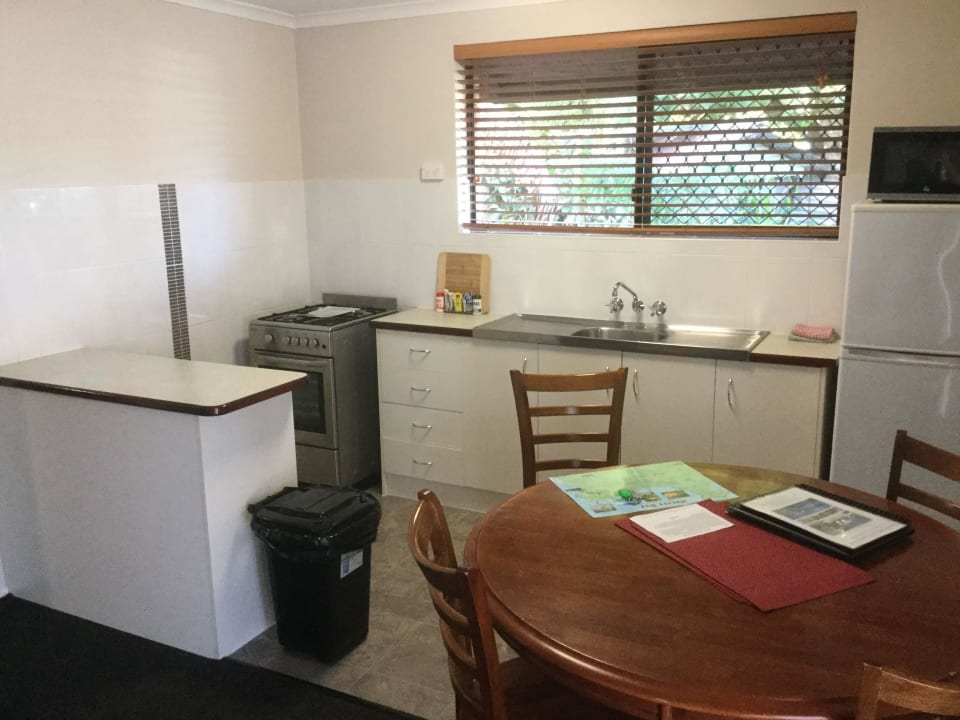 Küche Apartments Hervey Bay Colonial Lodge