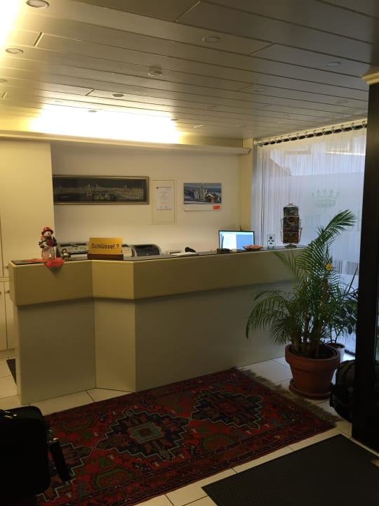 Rezeption 24h Hotel Sion