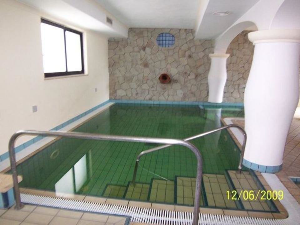 Hallenthermalpool Poggio Aragosta