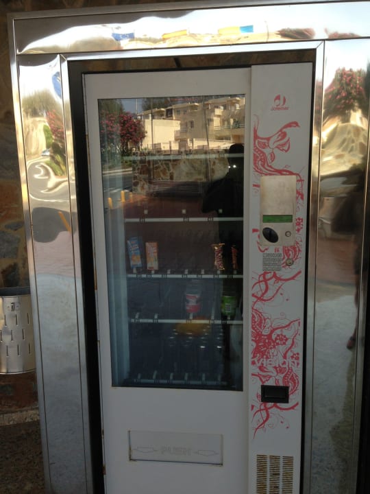 Verrosteter Getränkeautomat Club Hotel Drago Park