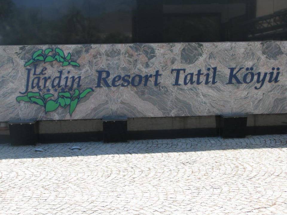 Anssicht  Eingang Le Jardin Resort