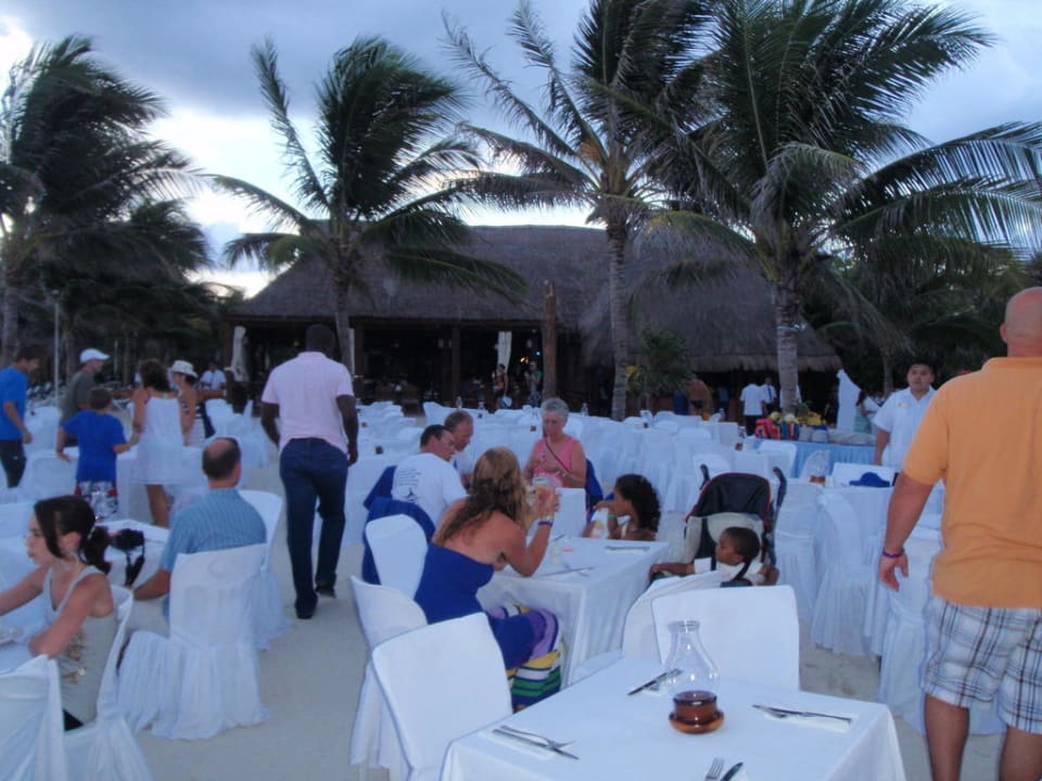 BBQ am Strand, 1 mal pro Woche Grand Palladium Kantenah Resort & Spa