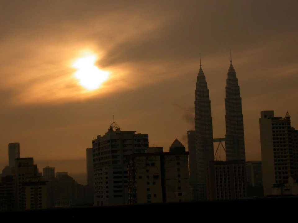 Blick von unserem Zimmer auf dem 16. Stock Sama-Sama Hotel, KL International Airport