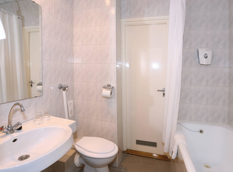 Suite bathroom Hotel Palatinus City Center