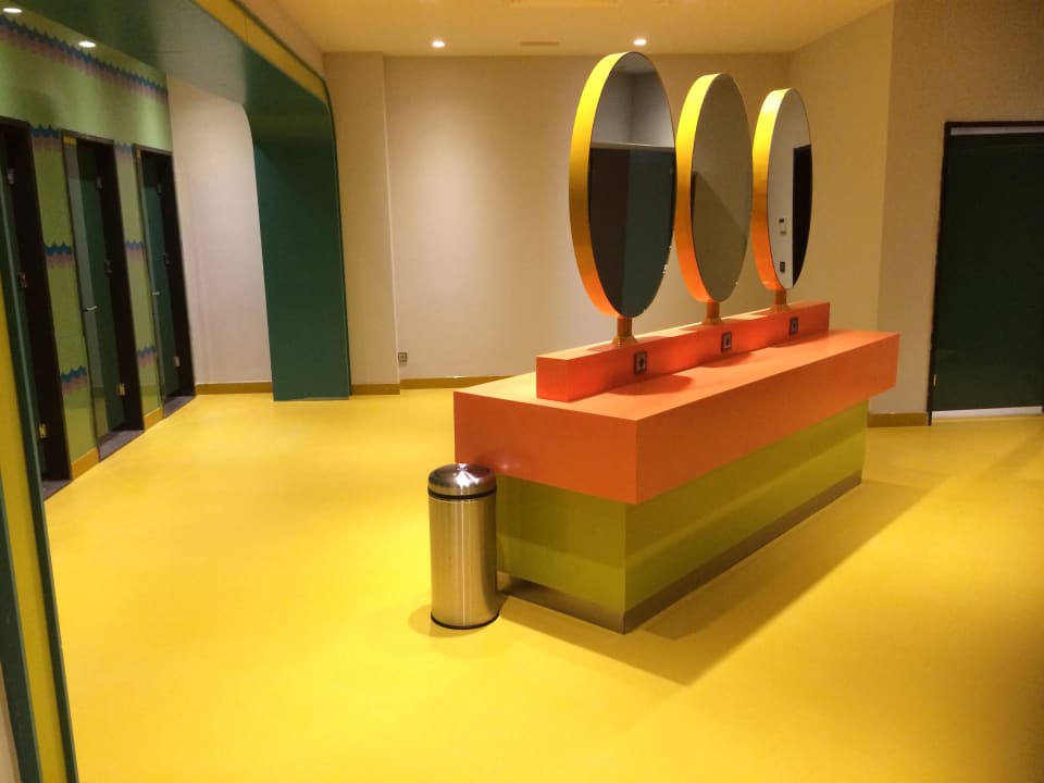 Umkleidekabinen im Aquapark The Land of Legends Kingdom Hotel