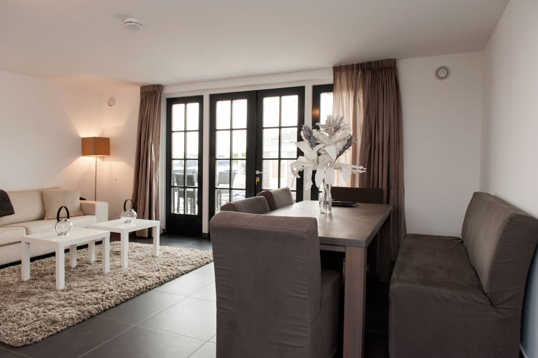 Living room waterside houses 5-9 Apartments Najade Resort