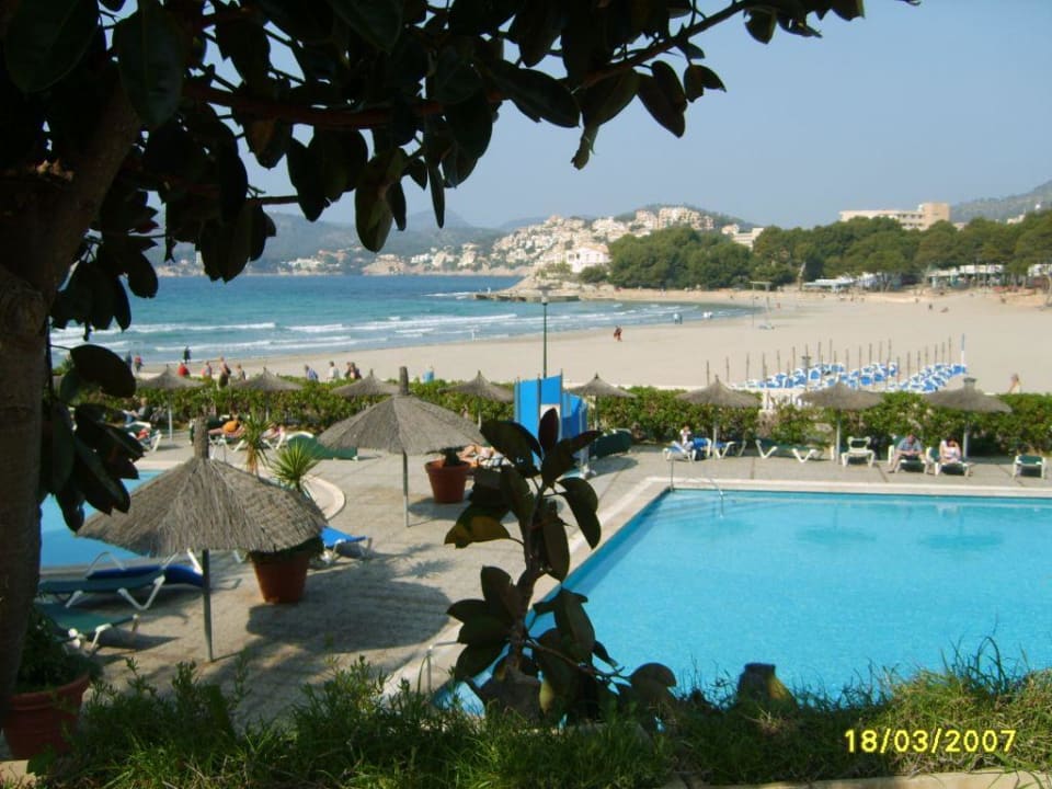 2. Pool   Hotel Vibra Beverly Playa