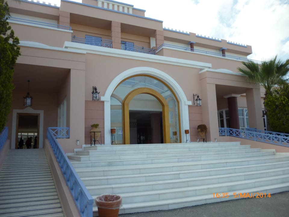 Wejście do recepcji Mitsis Rodos Village
