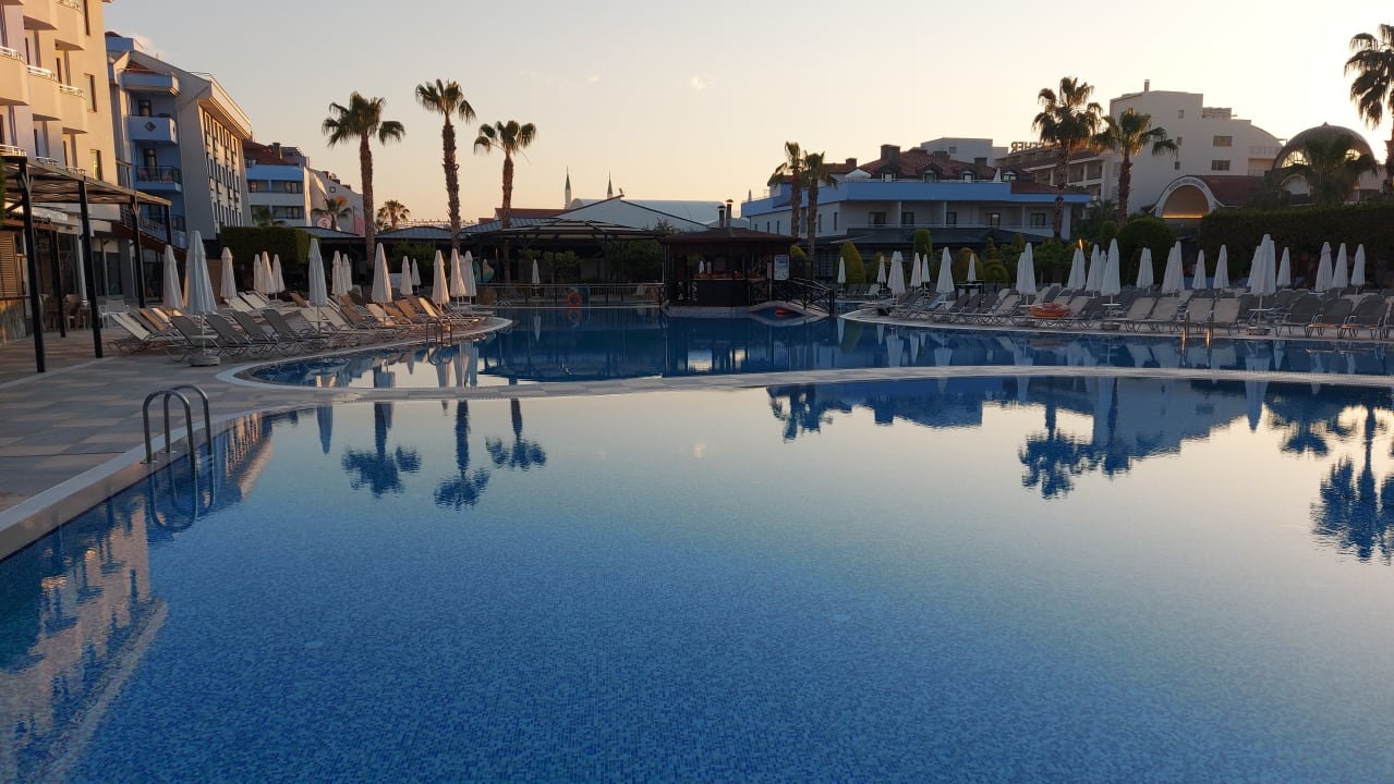 Pool Grand Seker Hotel