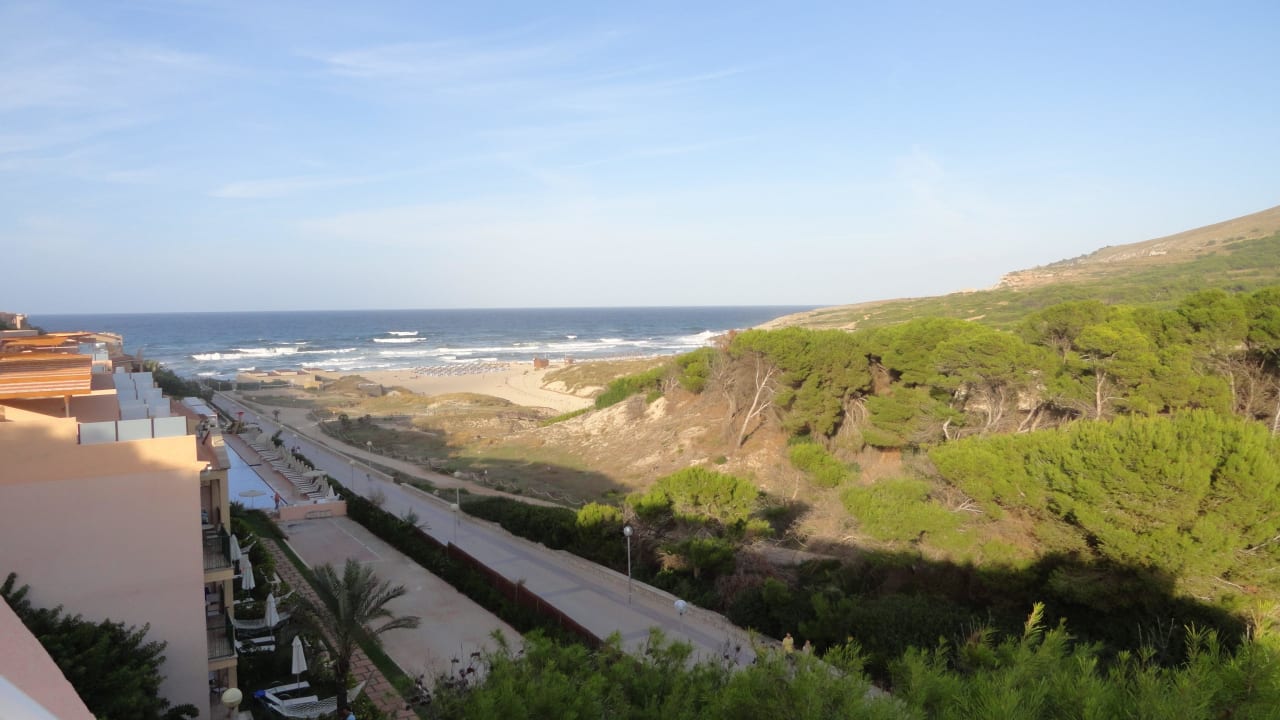 Blick vom Zimmer auf die Bucht VIVA Cala Mesquida Suites & Spa 16+
