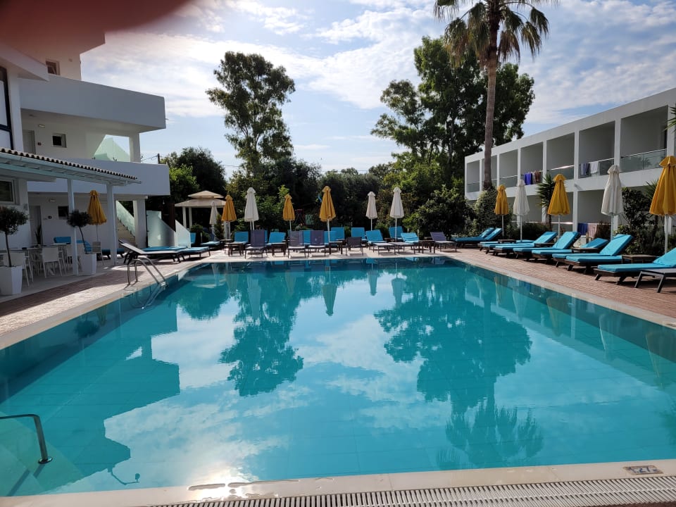 Pool Nasos Hotel & Resort