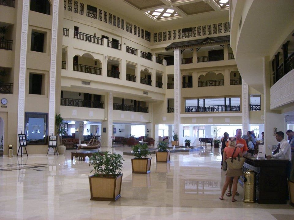 Imposante Hotel Lobby Steigenberger ALDAU Beach Hotel