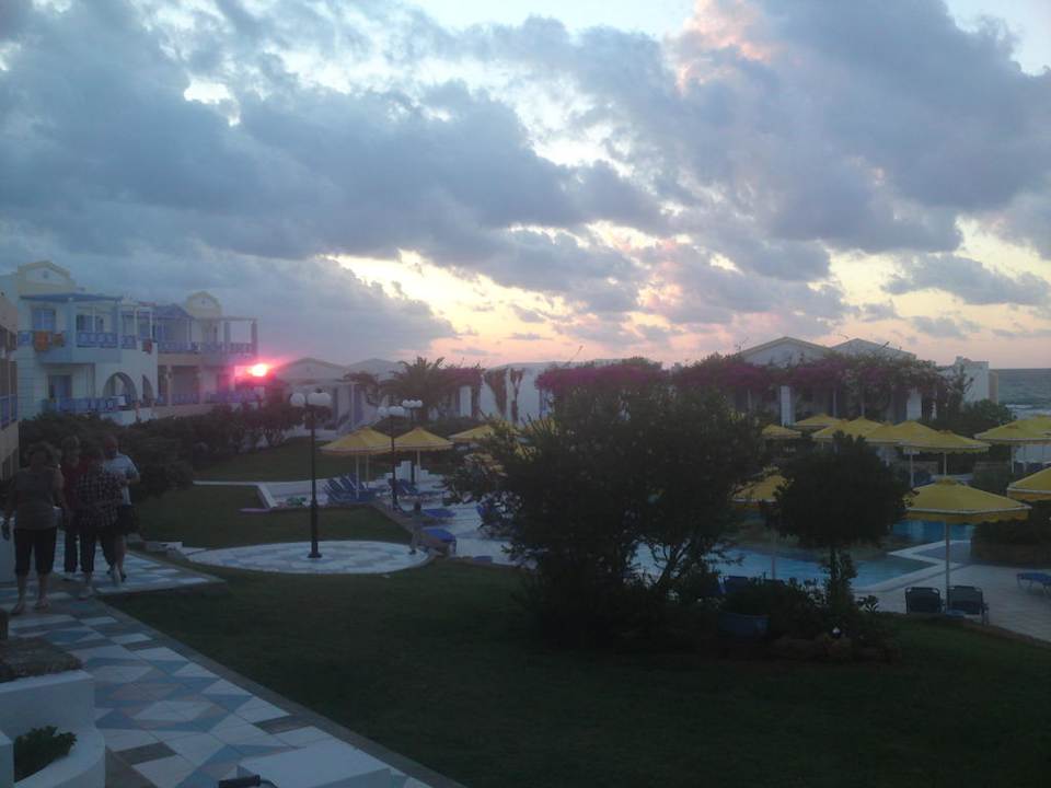 Sonnenuntergang Hotel Serita Beach