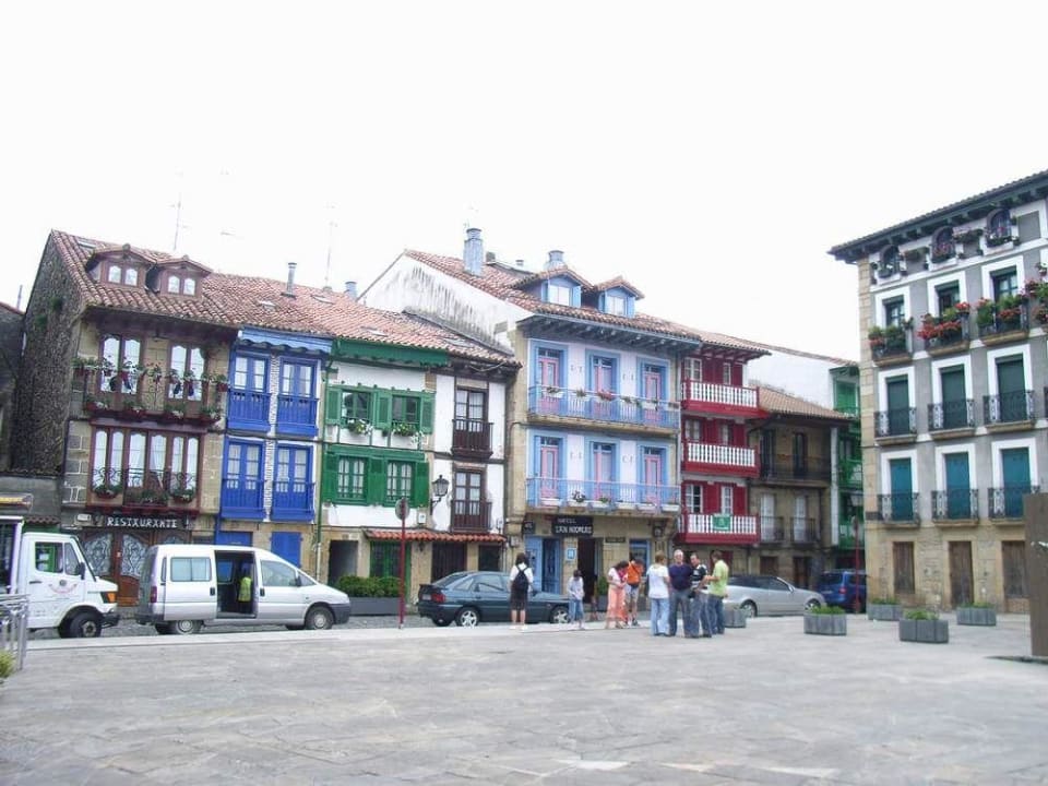Vorplatz vor dem Parador Hotel Parador de Hondarribia