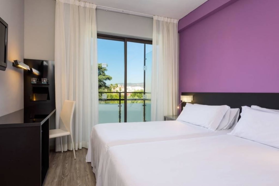 TRYP room with balcony Cordoba Medina Azahara