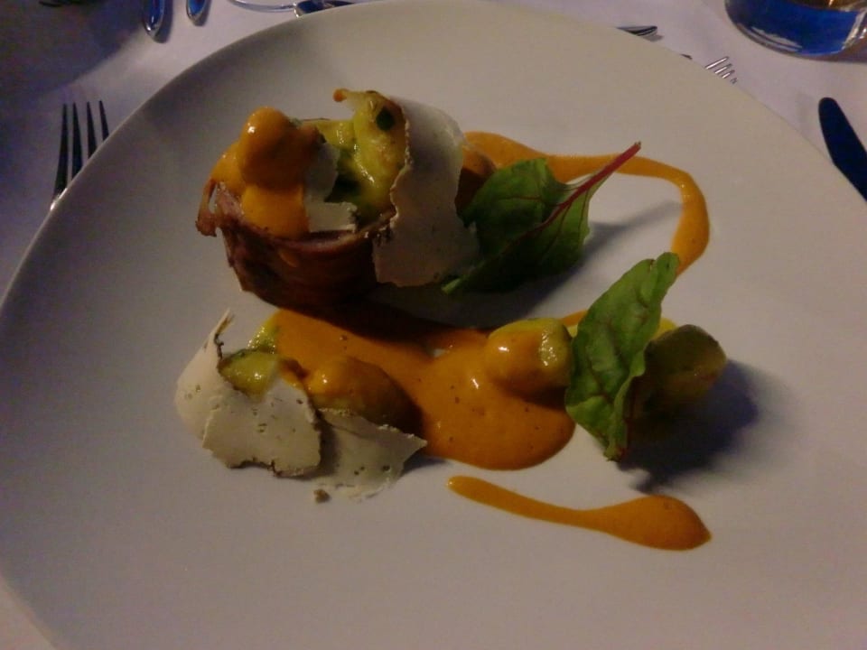 Kaninchenrolle als Hauptgang Lindos Blu, Luxury Hotel & Suites - Adults only