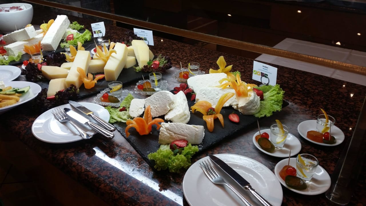 Käsespezialitäten mittags Creta Maris Resort