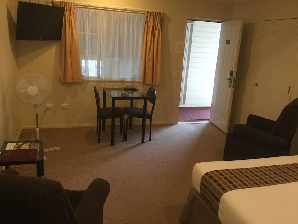 Blick Eingang BKs Pioneer Motel