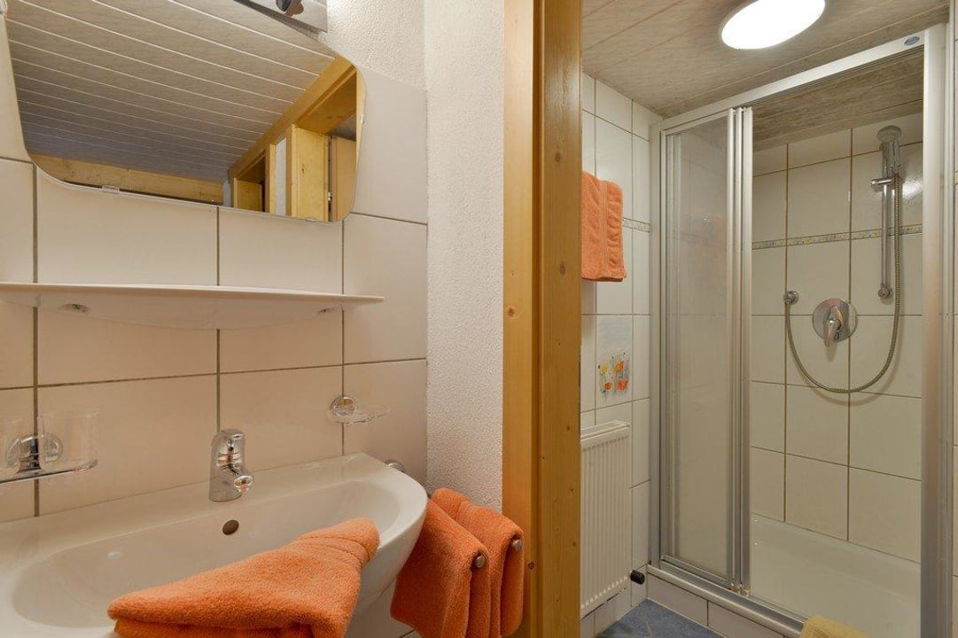 Bad im Ferienhaus Lenzelerhof Ferienhaus Lenzelerhof