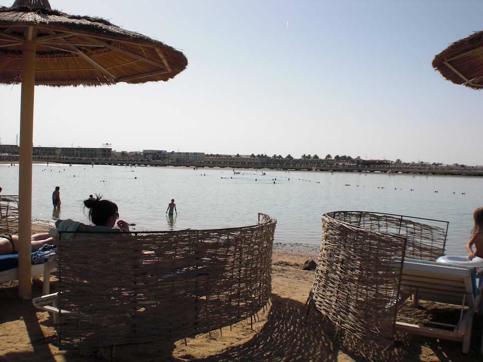 Enge Liegen! Pickalbatros Alf Leila Wa Leila Resort - Neverland Hurghada