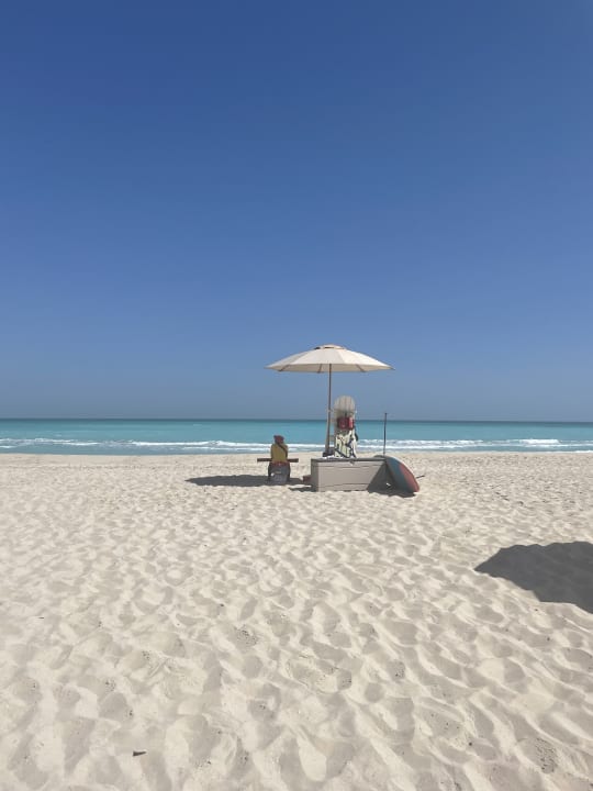 Strand Saadiyat Rotana Resort &  Villas