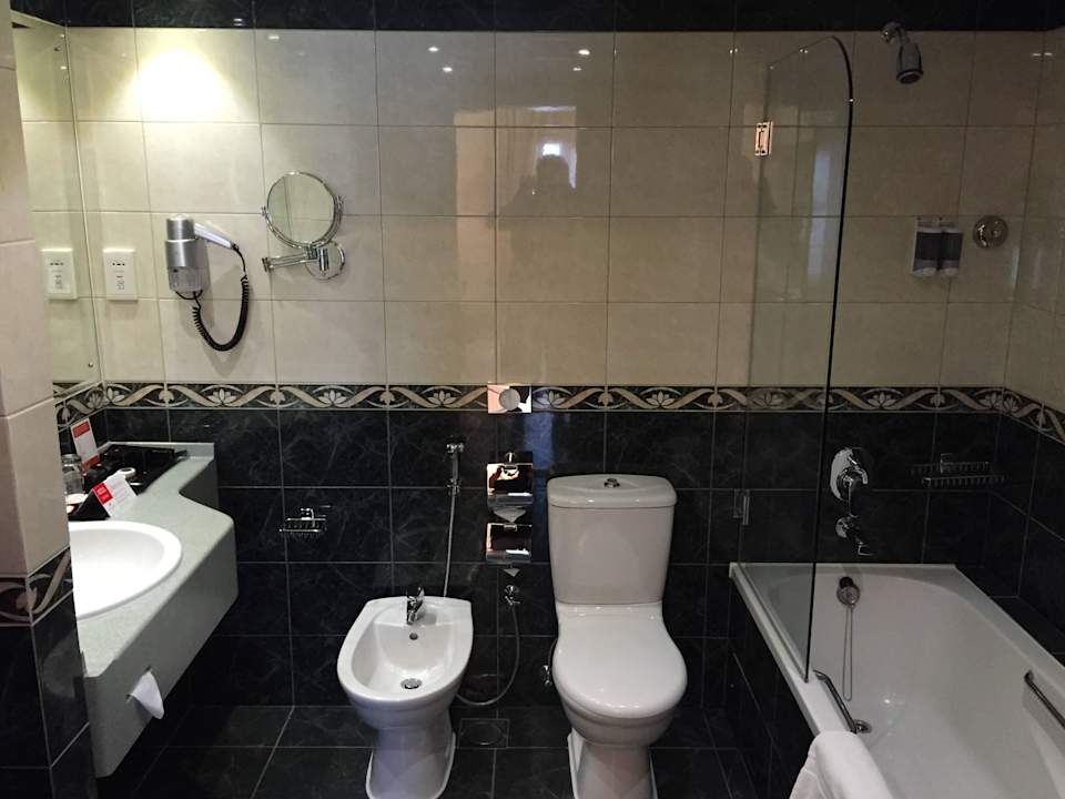 Bad RAMADA Qurum Beach  Hotel