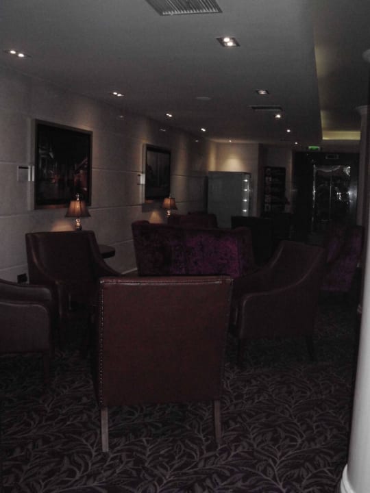 Lobby Academy Plaza Hotel