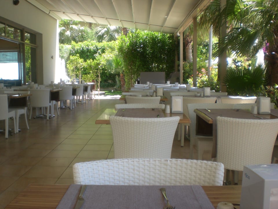 Mittags Port Side Resort Hotel