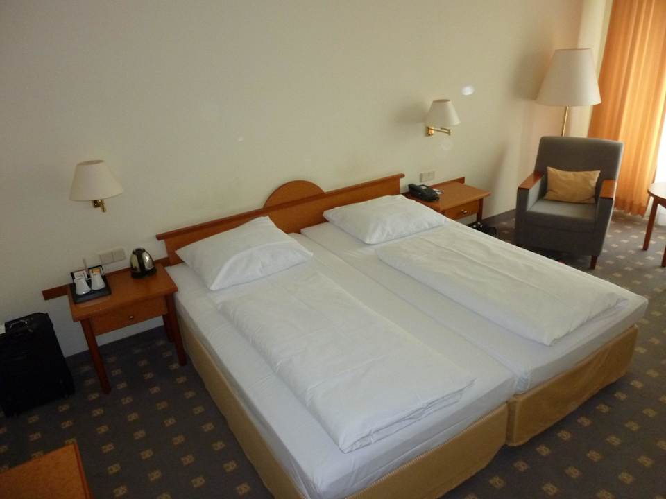 Bett Leonardo Hotel Hamburg Airport