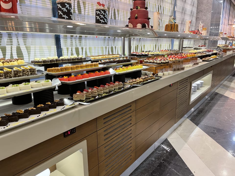 Gastro Saturn Palace Resort Hotel