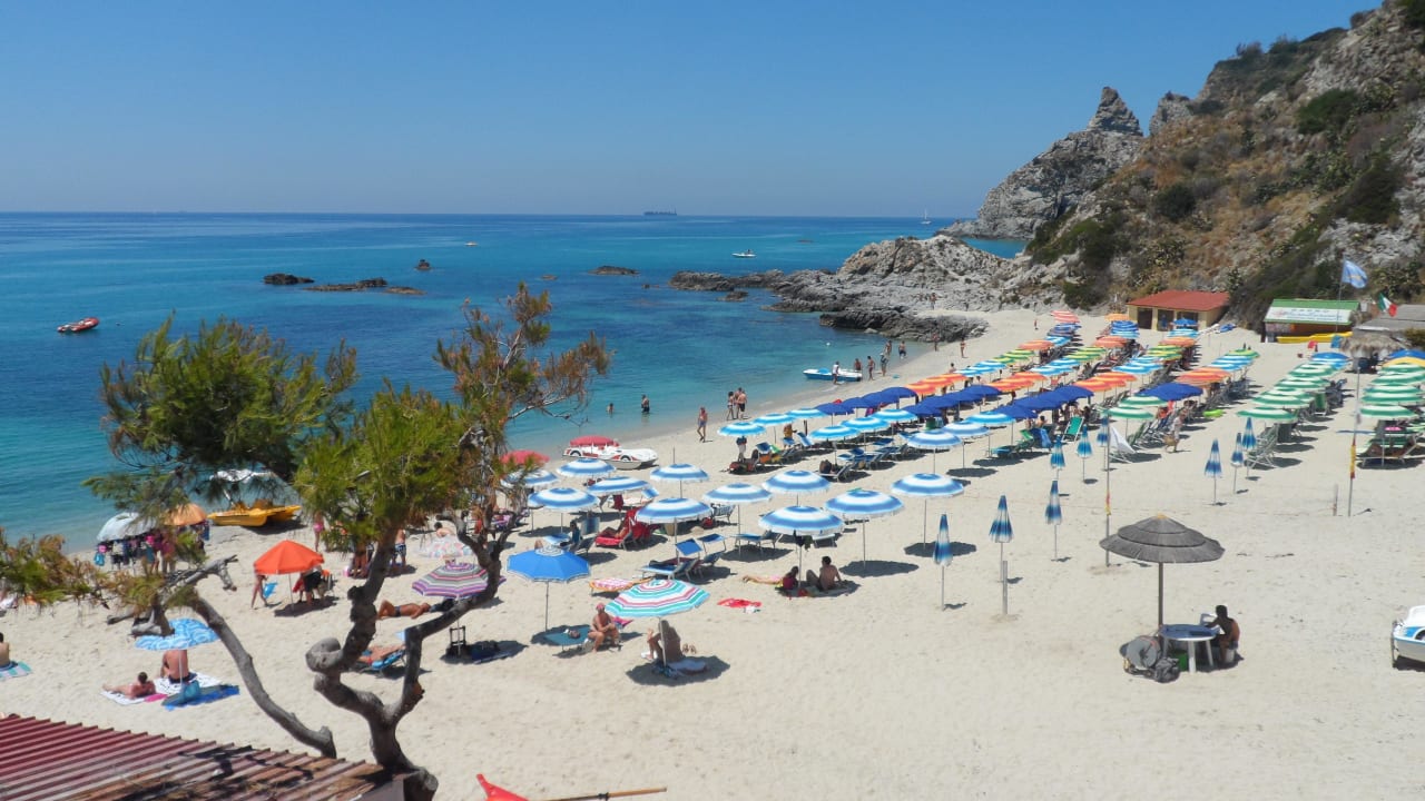 Strand von Capo Vaticano  Hotel Marinella