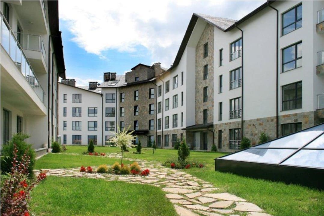 Hotel Building Saint George Palace