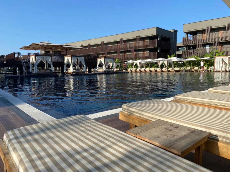 Pool Jacaranda Luxury Resort